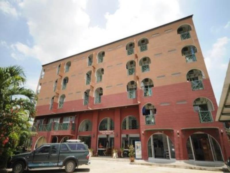 Baan Khun Mae Apartment Бангкок Экстерьер фото