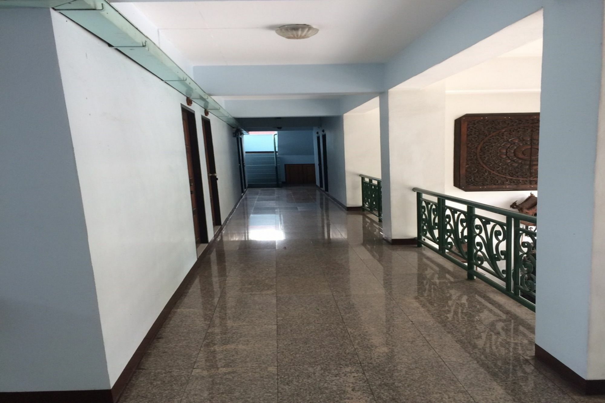 Baan Khun Mae Apartment Бангкок Экстерьер фото