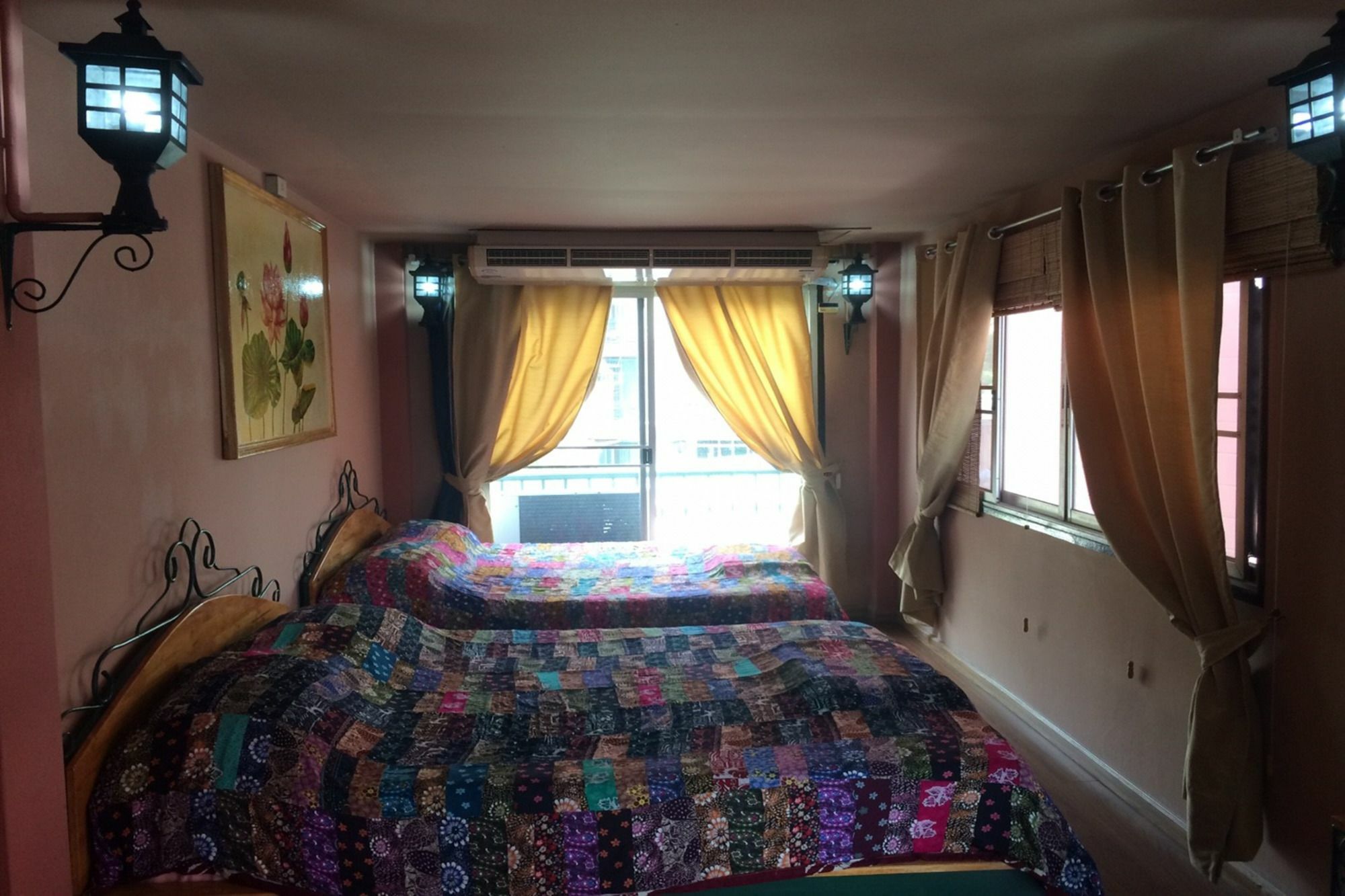 Baan Khun Mae Apartment Бангкок Экстерьер фото