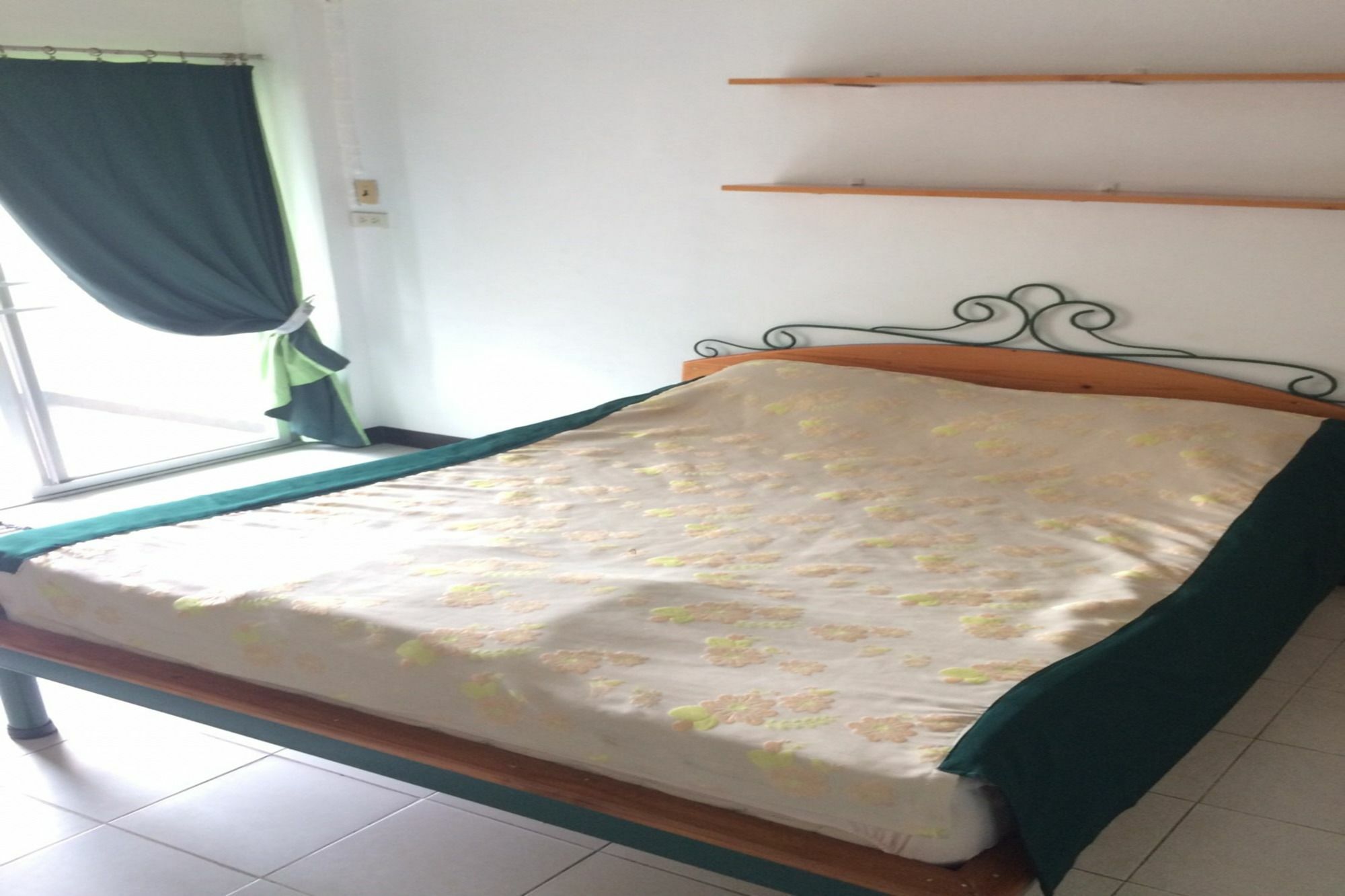 Baan Khun Mae Apartment Бангкок Экстерьер фото
