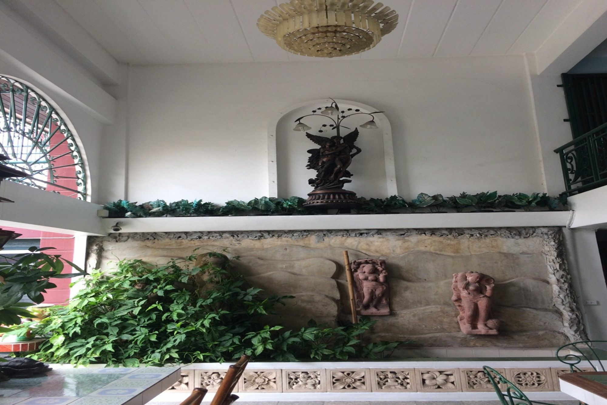 Baan Khun Mae Apartment Бангкок Экстерьер фото
